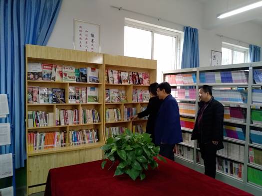 2018-11-14 ballbet贝博去东党初级中学扶贫收条IMG_20181114_120424